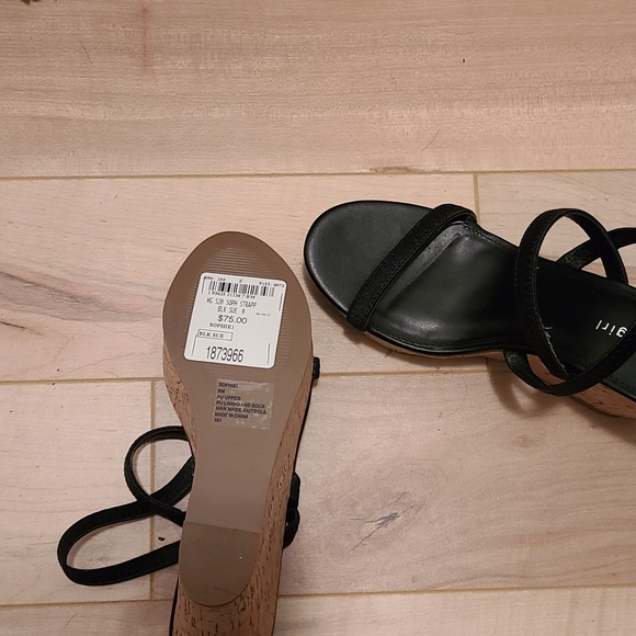 Size 9 Black sandals with Cork wedge - brand new - Picture 3 of 3